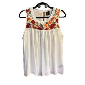 Cliche Size Large White Sleeveless Shirt w/ Flower Embroidery